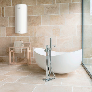 Накопительный водонагреватель Electrolux EWH 30 Fidelity в интерьере