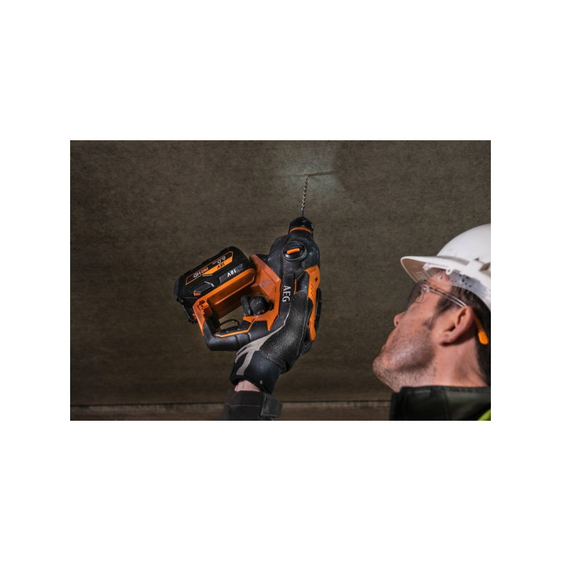 Пример сверления в потолке AEG Powertools BBH18C-0 4935464984 (без АКБ)