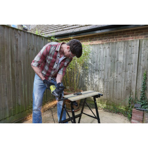 Угловая шлифмашина Ryobi RAG800-125G 5133002491 режет трубу