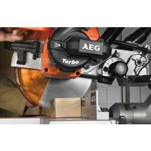 Торцовочная пила AEG Powertools PS 254 L 4935440670 в работе
