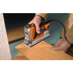Электролобзик AEG Powertools PST 500 X 4935428260 на дереве