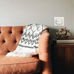 Терморегулятор Terneo Mex бежевый в интерьере