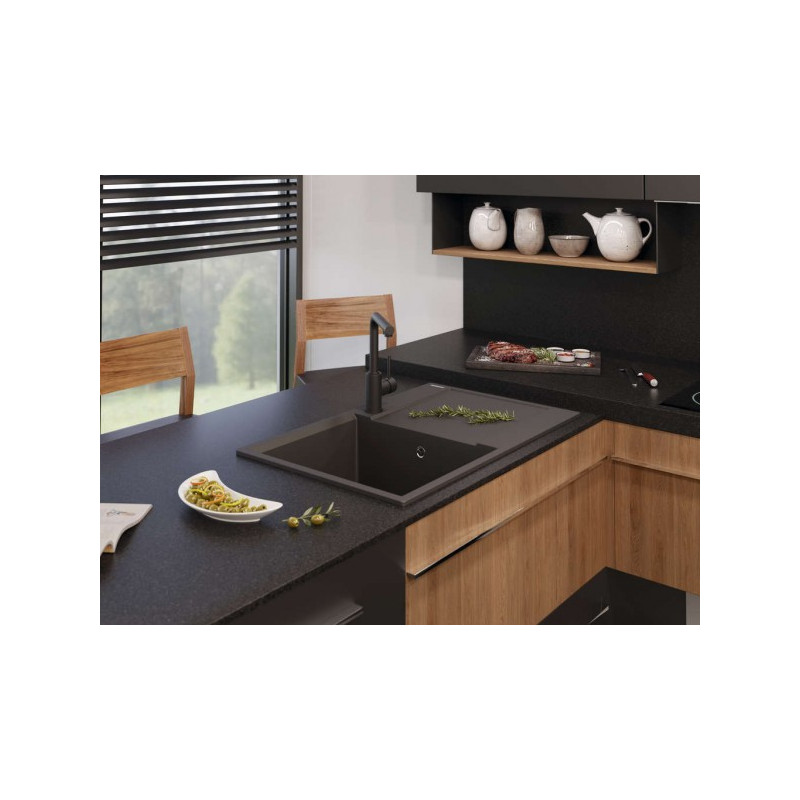 Кухонная мойка Omoikiri Daisen 78-LB Artgranit черный - вид в интерьере