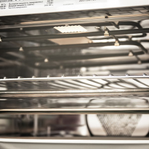 Вид изнутри электрического духового шкафа Maunfeld MCMO.44.9GB Blac