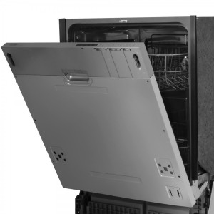 Вид спереди с открытой дверцей посудомоечной машины Exiteq EXDW-I604