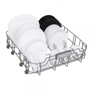 Загруженный лоток для посуды HOMSair DW67M