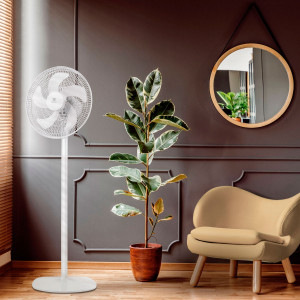 Напольный вентилятор Electrolux EFF-1005 в интерьере