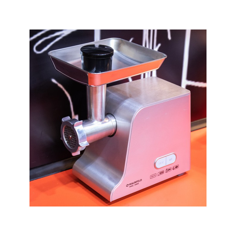 Мясорубка Maunfeld MMG.3000S в интерьере