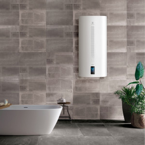 Накопительный водонагреватель Electrolux EWH 80 Smart Inverter в интерьере