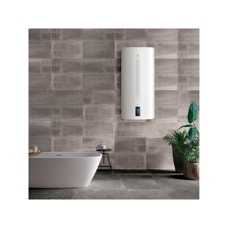 Накопительный водонагреватель Electrolux EWH 50 Smart Inverter в интерьере