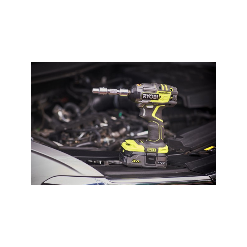 Гайковерт Ryobi R18IW7-0 5133004220 (без АКБ) с насадкой