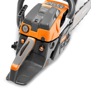 Бензопила Daewoo Power DACS 4516 с эргономичной рукояткой