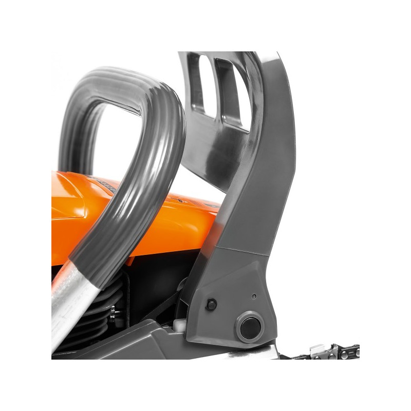 Бензопила Daewoo Power DACS 5820 XT с эргономичной рукояткой