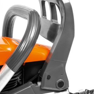 Бензопила Daewoo Power DACS 5820 XT с эргономичной рукояткой