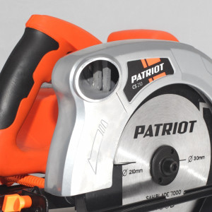 Циркулярная пила Patriot CS 210 190301610 с отверстием для подключения к пылесосу