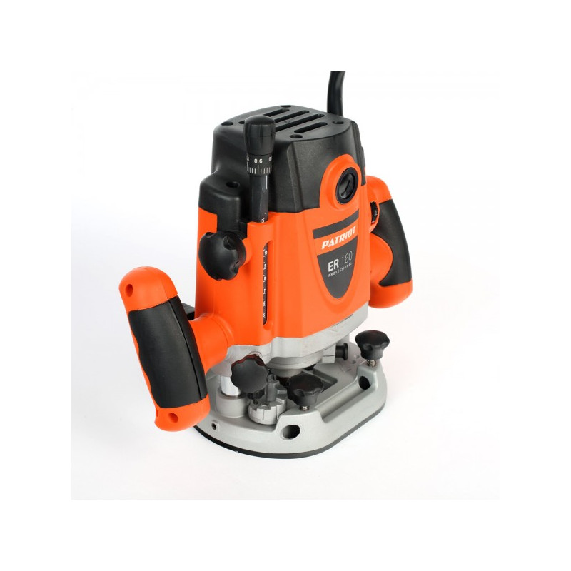 Вид справа фрезера Patriot ER 180 150300180