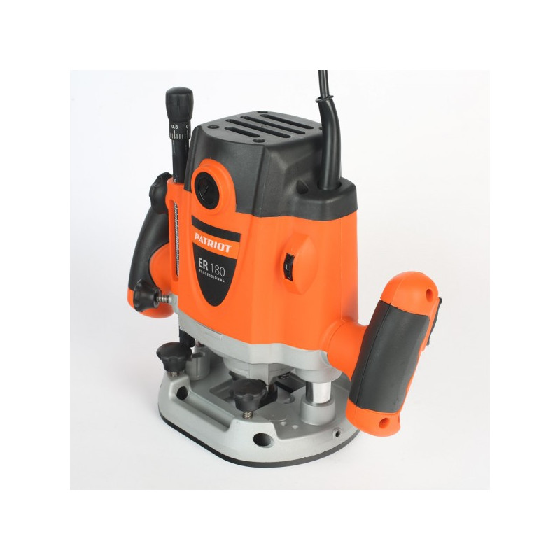Вид слева фрезера Patriot ER 180 150300180