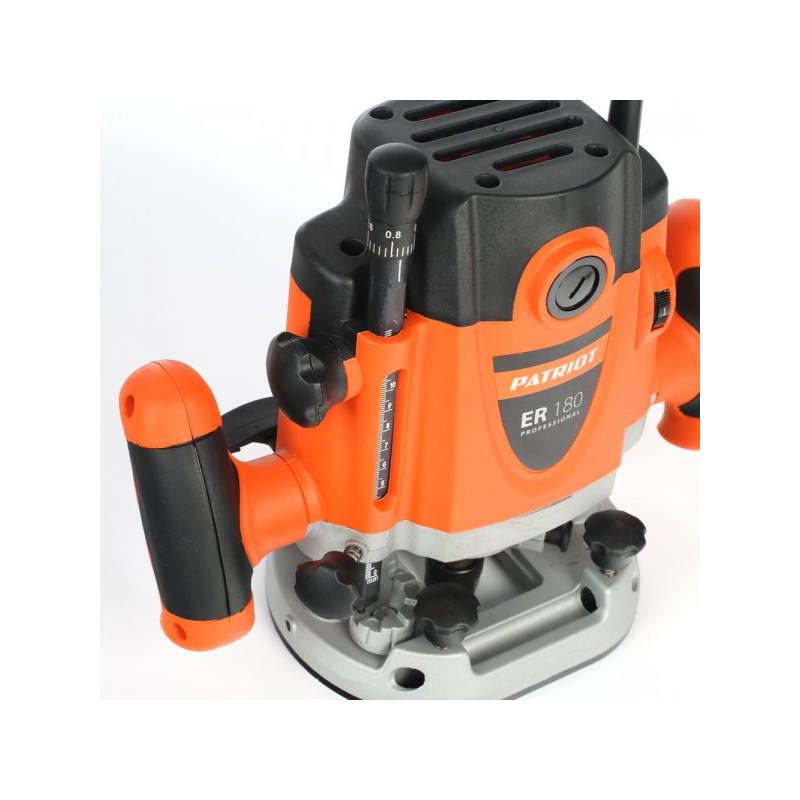 Вид сверху фрезера Patriot ER 180 150300180