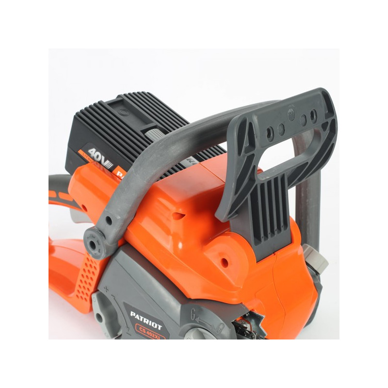 Пила цепная аккумуляторная Patriot СS 402XL 220201402 с эргономичной ручкой