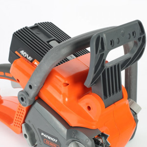 Пила цепная аккумуляторная Patriot СS 402XL 220201402 с эргономичной ручкой