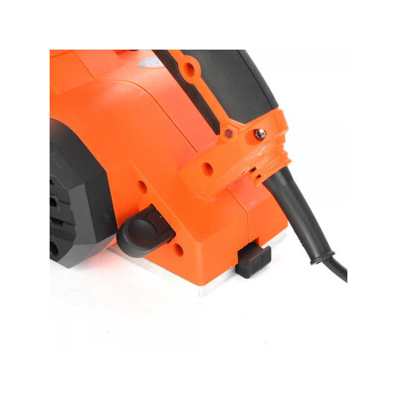 Вид сзади электрорубанка Patriot PL 820 150301101