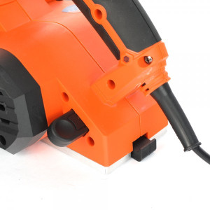 Вид сзади электрорубанка Patriot PL 820 150301101