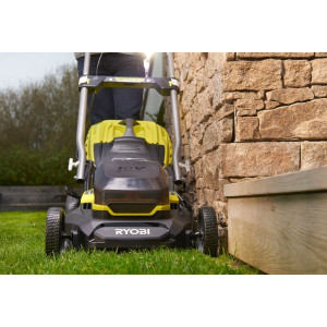Вид спереди на Газонокосилку Ryobi RY18LMX40A-0