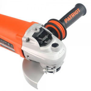 Угловая шлифмашина Patriot AG 125 110301215 кнопка блокировки шпинделя вид сверху