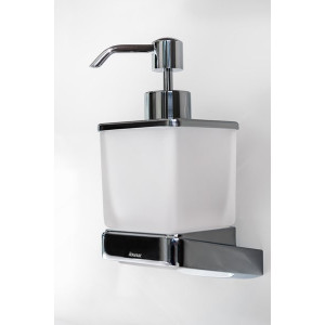 Дозатор жидкого мыла Ravak TD 231 хром в интерьере