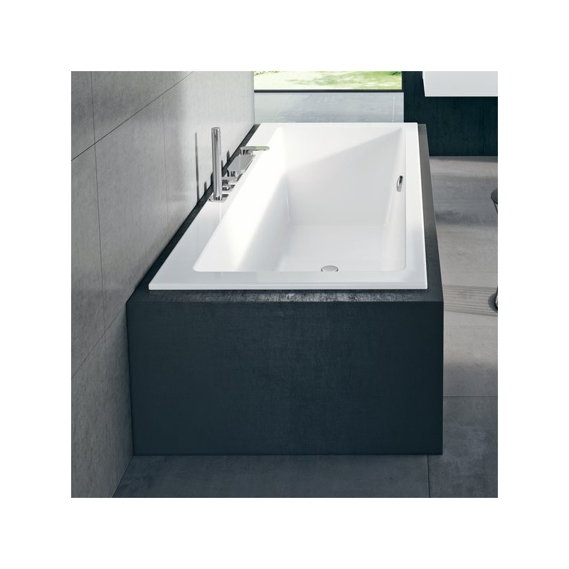 Ванна акриловая Ravak Formy 01 Slim C691300000 170x75 в интерьере