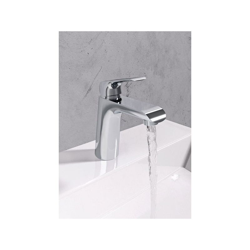 Смеситель Ravak FL 014.00 X070118 в включенном состоянии