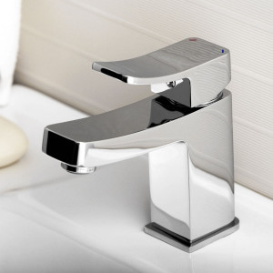 Смеситель Wasserkraft Aller 1063 с изогнутым рычагом управления