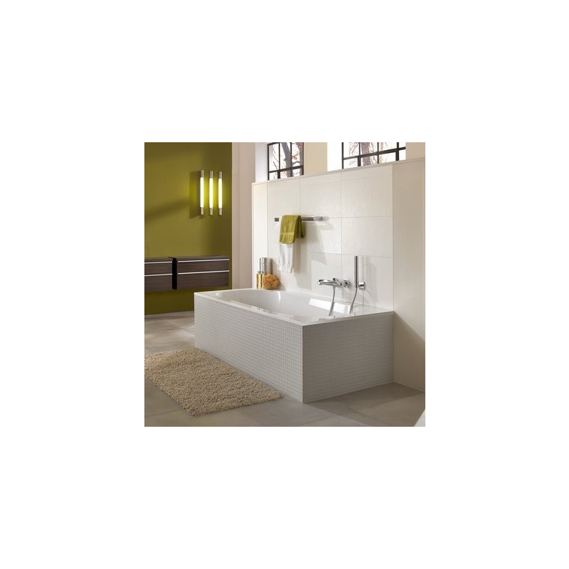 Ванна квариловая Villeroy & Boch Oberon 160x75 (с ножками) в интерьере