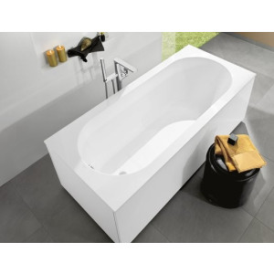 Ванна квариловая Villeroy & Boch Oberon 170x70 (с ножками) в интерьере