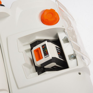 Отсек для аккумулятора в аэратор-скарификаторе Daewoo Power DSC 3840Li