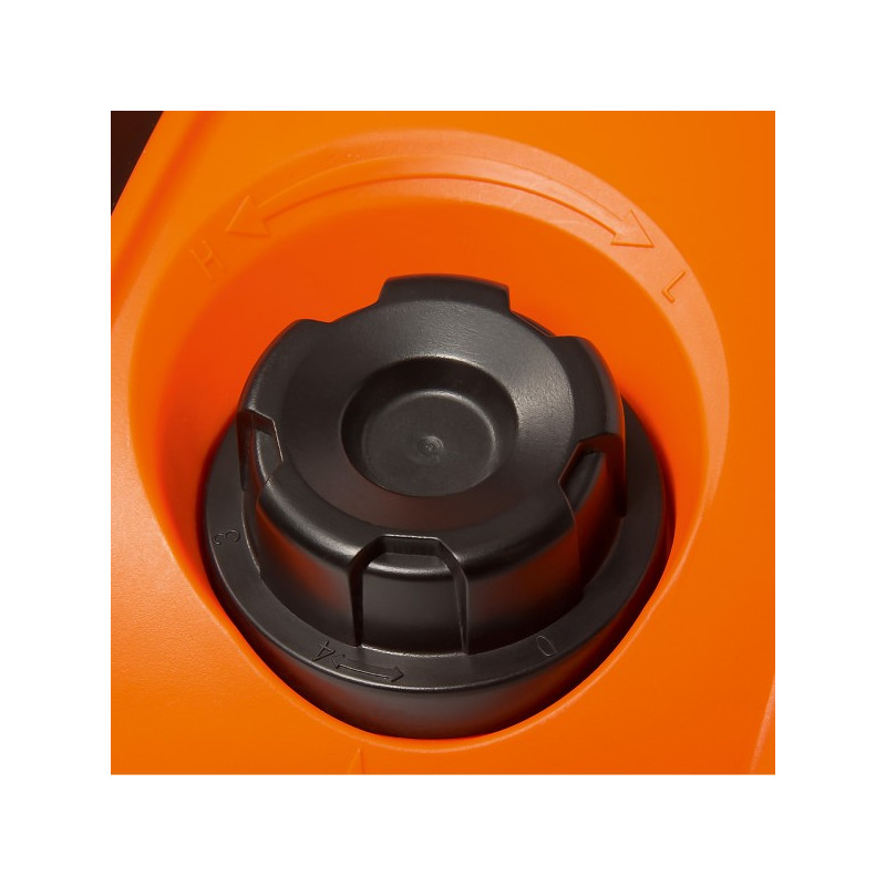 Регулировка глубины обработки в аэратор-скарификаторе Daewoo Power DSC 2000E