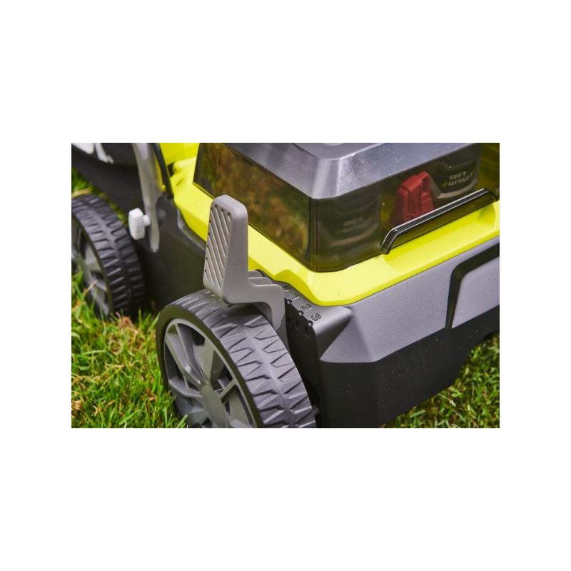 Рычаг регулировки глубины обработки в аэратор-скарификаторе Ryobi RY18SFX35A-0