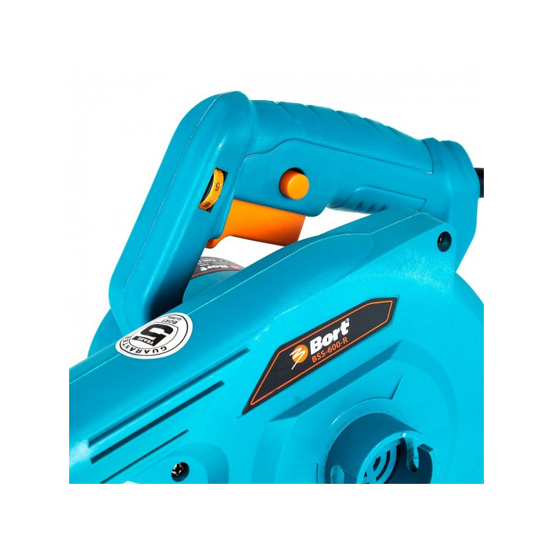Воздуходувка-пылесос электрическая Bort BSS-600-R кнопка пуска