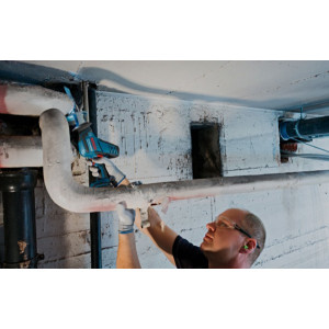 Сабельная пила Bosch GSA 18 V-LI C Professional 0615990M3Y для распила труб