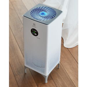 Очиститель воздуха Electrolux EAP-1040D в интерьере