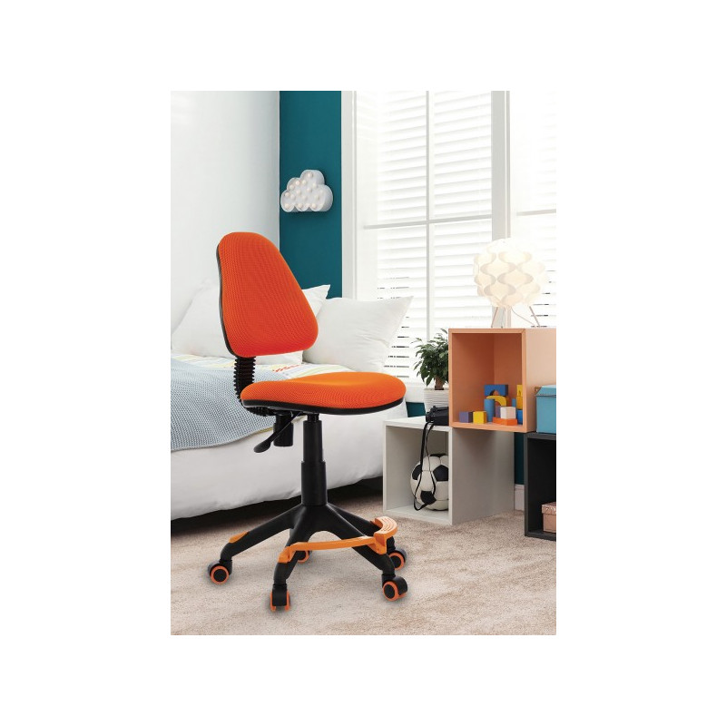 Кресло компьютерное Бюрократ KD-4F оранжевый в интерьере