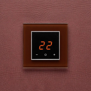 Терморегулятор DeLUMO Orto 8017 темный коричневый на темной стене