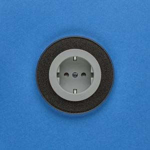 Розетка DeLUMO Ronda 0337 сияющий черный на синем фоне