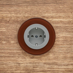 Розетка DeLUMO Ronda 8017 темный коричневый на деревянном фоне