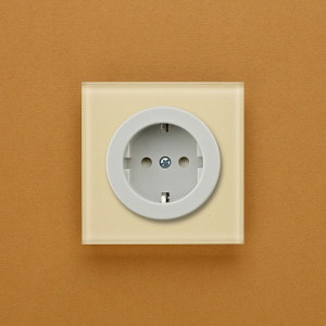 Розетка DeLUMO Takto 1015 светлый бежевый на коричневом фоне