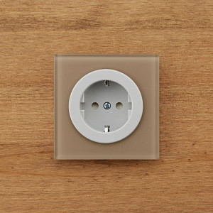 Розетка DeLUMO Takto 1236 светлый коричневый на деревянном фоне