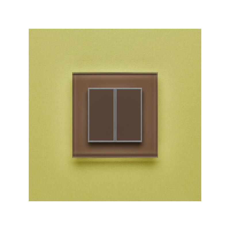 Двухканальный клавишный радиопульт DeLUMO Orto 7013 натуральный коричневый на стене