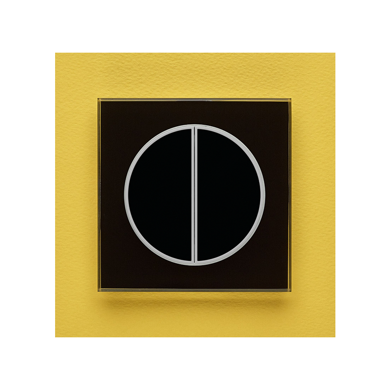 Одноканальный двухклавишный радиопульт DeLUMO Takto 9005 классический черный на желтом фоне