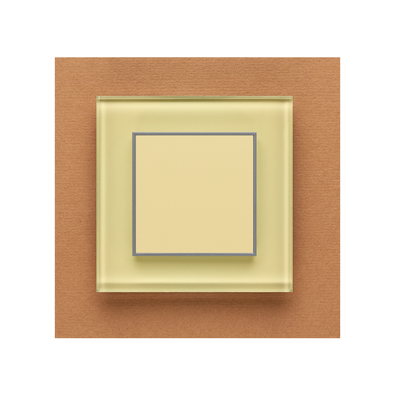 Одноканальный клавишный радиопульт DeLUMO Orto 1014 классический бежевый на оранжевой стене