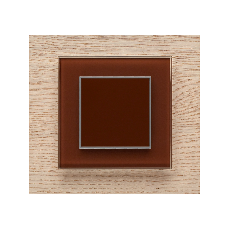 Одноканальный клавишный радиопульт DeLUMO Orto 8017 темный коричневый на деревянной стене